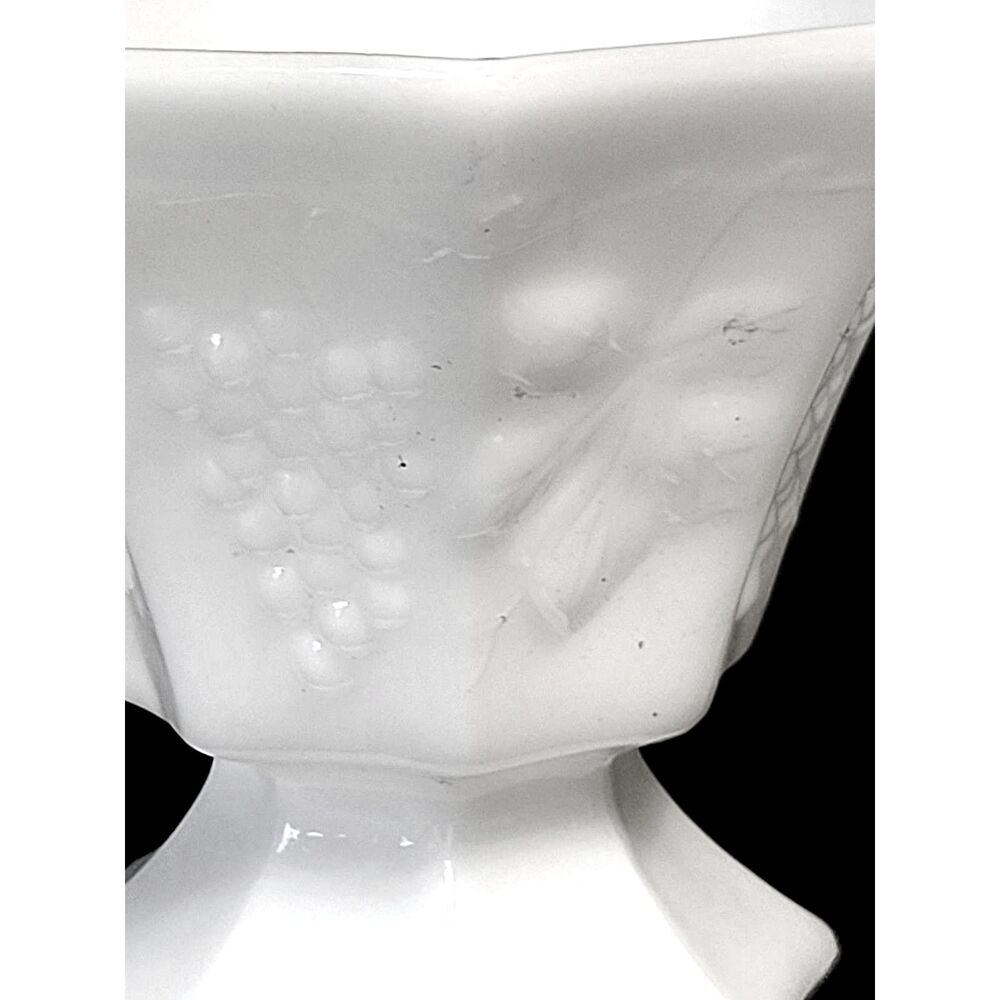 Pedestal Milk Glass Candy Bowl Harvest Grape Pattern Vintage Anchor Hocking ‎ 5" - Picture 2 of 8